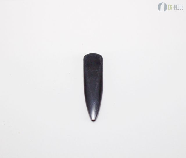 Black plaque for oboe reeds